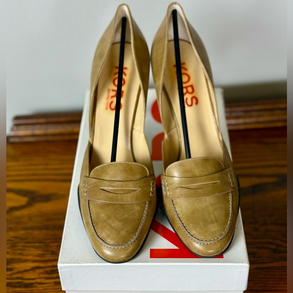 KORS Michael Kors Y2K Tan Leather Penny Loafer Rubber Sole Pump Heels Size 10M